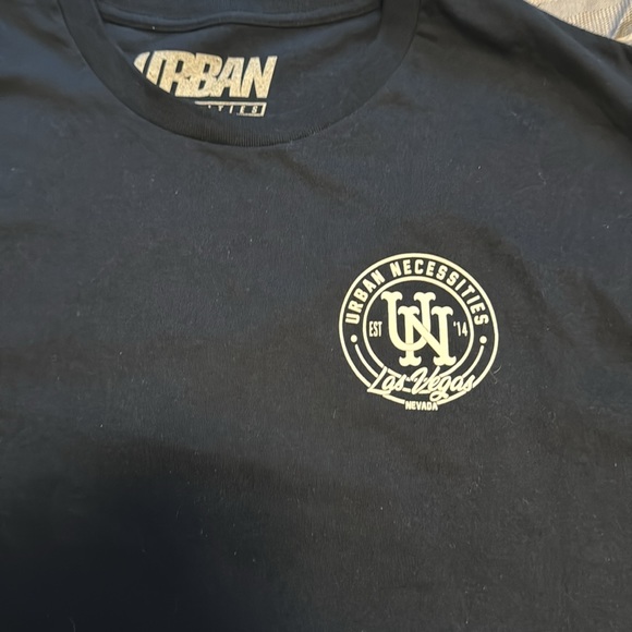 Urban Necessities shirt - Picture 2 of 5